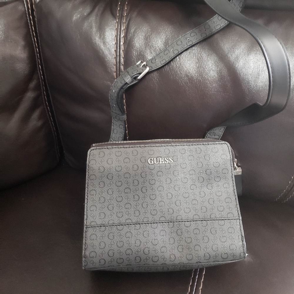 Crossbody guess